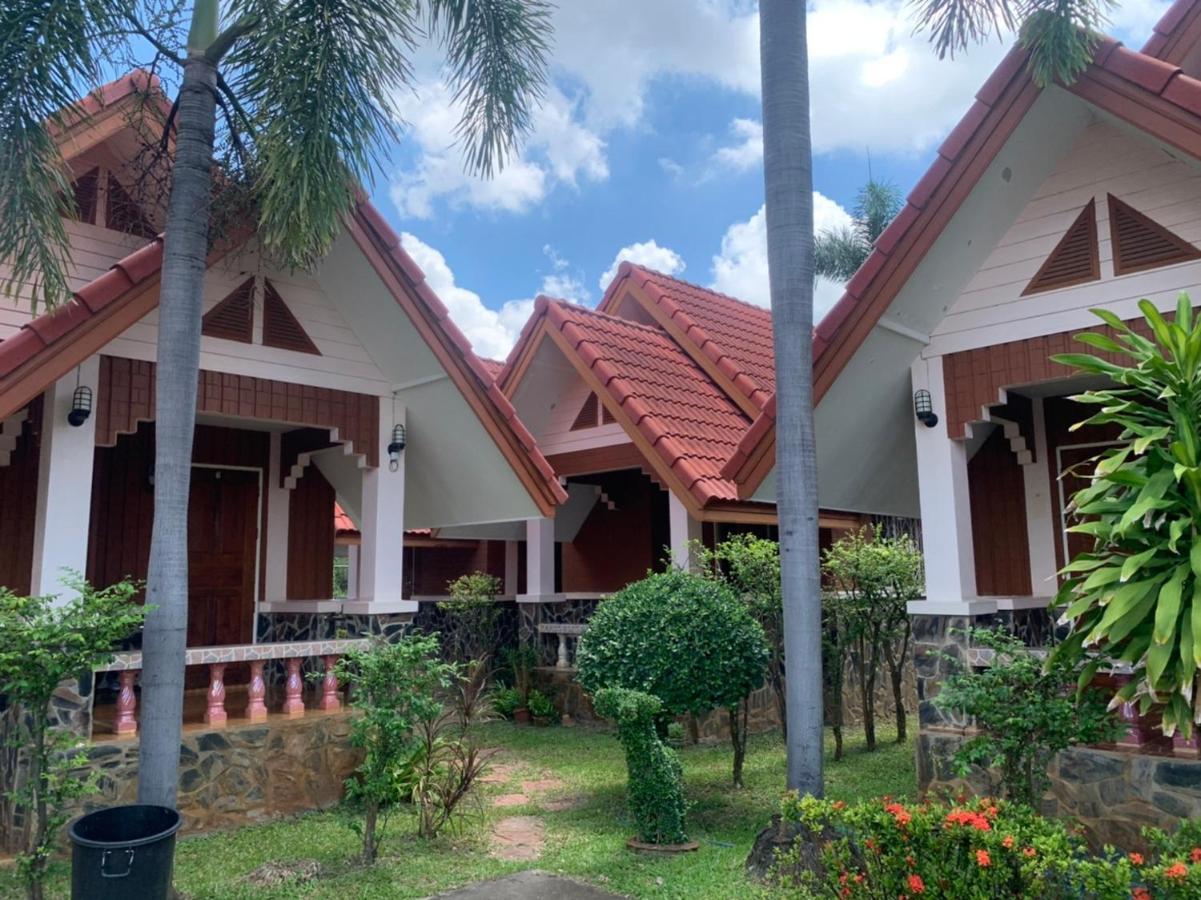 Bunraksa Resort Kamphaeng Phet Exterior foto